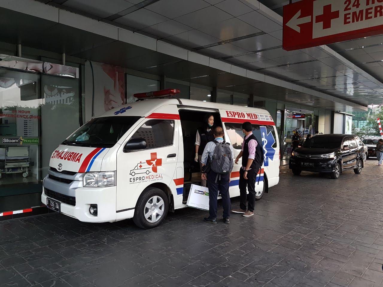Layanan Evakuasi Medis Dengan Ambulans Darat