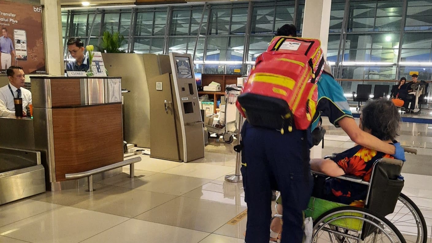 Persiapan Pasien yang Akan Terbang Menggunakan Kursi Roda: Panduan Lengkap
