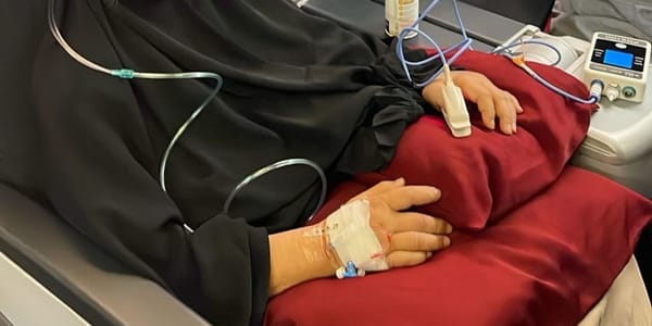 Pendampingan Medis untuk Pasien Kanker Paru di Kelas Bisnis: Solusi Aman dengan Layanan Medical Escort